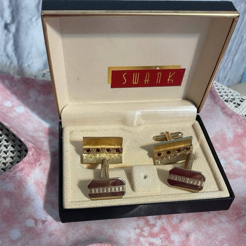 Vintage Cufflinks Swank Ruby & Gold / Solid Vintage 2 Pair